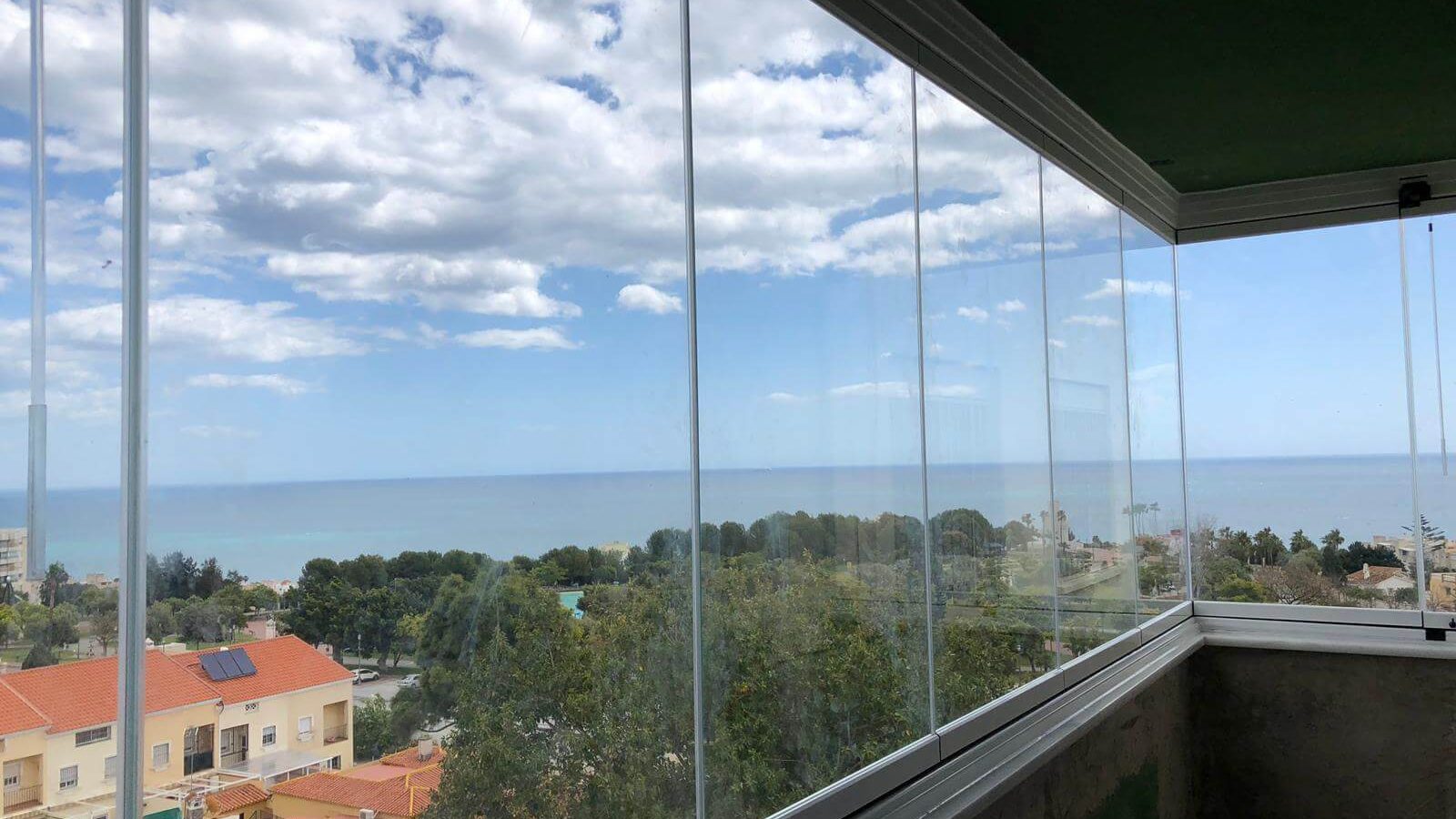 terraza-cortina-cristal-en-torremolinos.1